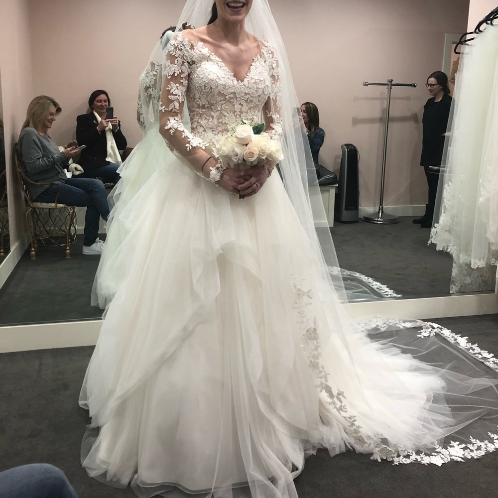 Pronovias wedding dress and veil